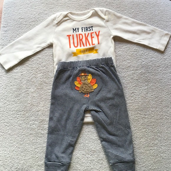 Carter’s pant set First Turkey Day so 9 mos - Picture 1 of 5